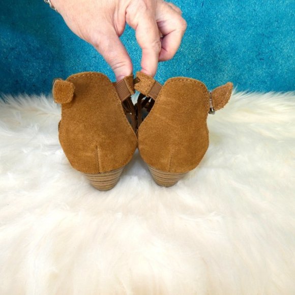 MinneTonka Melina Fringe Wedge Size 7 - Picture 5 of 15